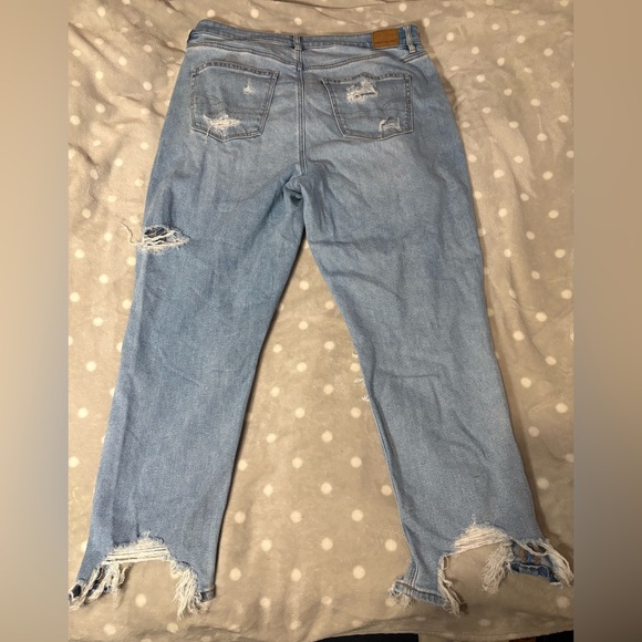 American Eagle Distressed Mom Jeans - Picture 3 of 6